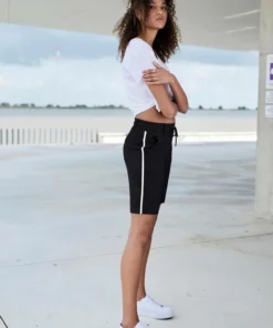 Bench. Shorts mit seitlichen Streifen Schwarz, Altrosa, Mint -Bench Verkaufsgeschäft 146cf7a2 ac60 5f88 83e3 c79dc6e55693