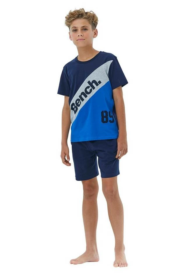 Bench. Shorty mit Colourblock und Logo Schriftzug 1 Bench. Shorty mit Colourblock und Logo Schriftzug