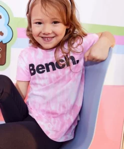 Bench. T-Shirt mit schönem Batikmuster -Bench Verkaufsgeschäft 236bc3f4 b277 5ad7 adfb 59afe395af3d