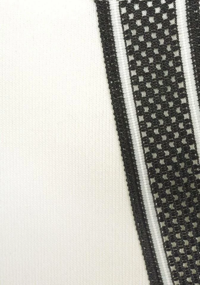 Bench. Kapuzensweatjacke mit Logodruck in Metalloptik Schwarz, Aubergine, Ecru 6 Bench. Kapuzensweatjacke mit Logodruck in Metalloptik Schwarz, Aubergine, Ecru – Bild 6