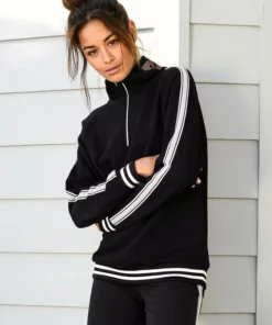 Bench. Sweatshirt in lässiger Troyerform Ecru, Aubergine, Black