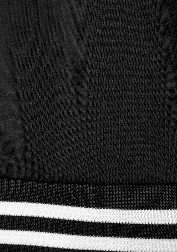 Bench. Sweatshirt in lässiger Troyerform Ecru, Aubergine, Black 8 Bench. Sweatshirt in lässiger Troyerform Ecru, Aubergine, Black – Bild 8