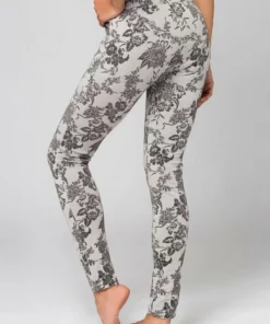 Bench. Leggings mit samtigem Blumendruck 15 Bench. Leggings mit samtigem Blumendruck -Bench Verkaufsgeschäft 28560819