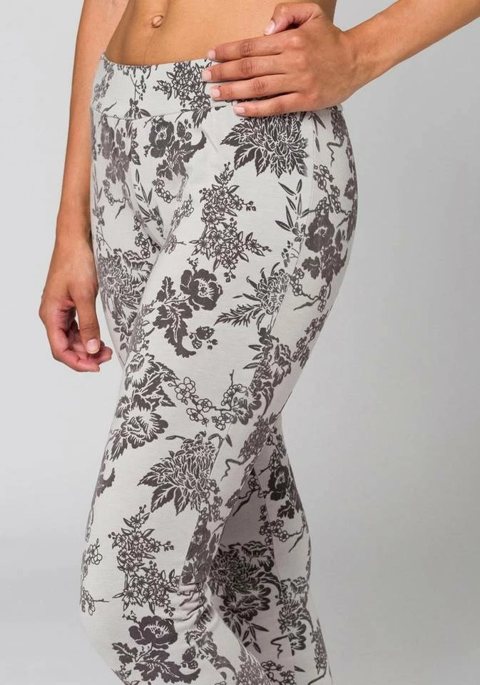 Bench. Leggings mit samtigem Blumendruck 7 Bench. Leggings mit samtigem Blumendruck – Bild 7