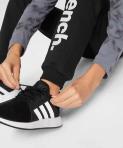 Bench. Sweathose mit großem Logo-Druck und Nahttaschen 11 Bench. Sweathose mit großem Logo-Druck und Nahttaschen -Bench Verkaufsgeschäft 29657112