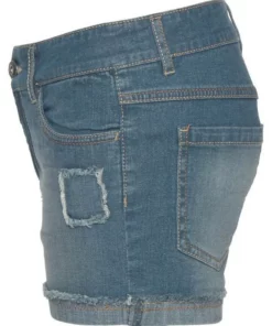 Bench. Jeansshorts mit modischen Badges -Bench Verkaufsgeschäft 29748447