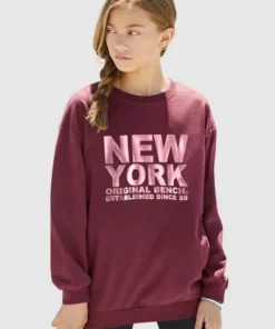 Bench. Sweatshirt in sehr weiter Form mit Folien-Präge-Druck