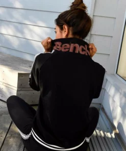 Bench. Sweatshirt in lässiger Troyerform Ecru, Aubergine, Black -Bench Verkaufsgeschäft 31062631