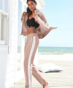 Bench. Sweatjacke mit Seitenstreifen und Stehkragen Stone-weiß, Schwarz-weiß, Nude-weiß 10 Bench. Sweatjacke mit Seitenstreifen und Stehkragen Stone-weiß, Schwarz-weiß, Nude-weiß -Bench Verkaufsgeschäft 35359902