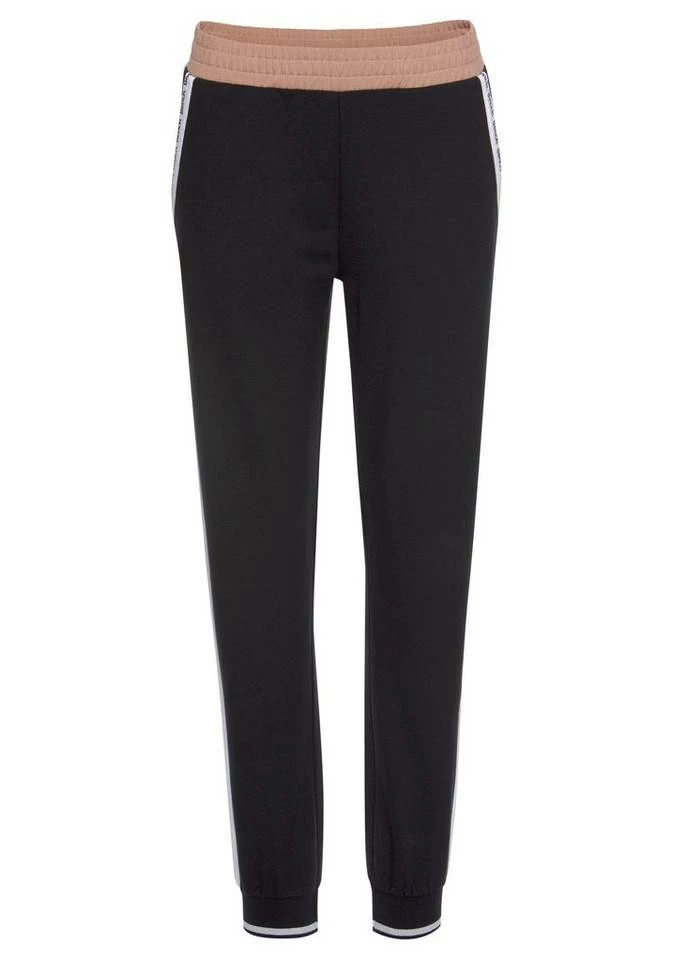 Bench. Sweathose mit Logodruck an den Taschen Schwarz-weiß, Mauve-weiß 2 Bench. Sweathose mit Logodruck an den Taschen Schwarz-weiß, Mauve-weiß – Bild 2