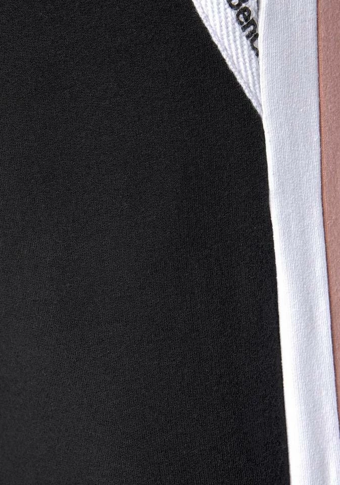 Bench. Sweathose mit Logodruck an den Taschen Schwarz-weiß, Mauve-weiß 6 Bench. Sweathose mit Logodruck an den Taschen Schwarz-weiß, Mauve-weiß – Bild 6