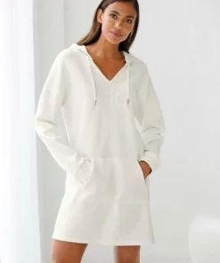 Bench. Sweatkleid aus Piqué mit 3D-Logoschriftzug Black, Ecru, Old rose -Bench Verkaufsgeschäft 36142753