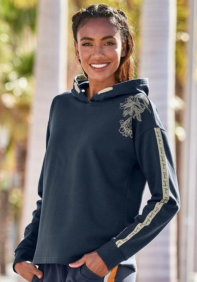 Bench. Kapuzensweatshirt mit Blumenprint und Logotapes Mandarine, Dunkelblau, Creme 1 Bench. Kapuzensweatshirt mit Blumenprint und Logotapes Mandarine, Dunkelblau, Creme