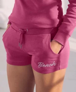 Bench. Sweatshorts mit glänzender Logostickerei Marine, Mint, Beere -Bench Verkaufsgeschäft 366f7692 7a4d 5644 8031 b2f21a3d9a21