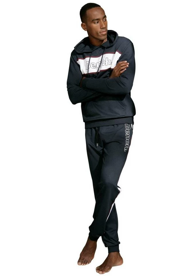 Bench. Kapuzensweatshirt mit Känguru Tasche 4 Bench. Kapuzensweatshirt mit Känguru Tasche – Bild 4