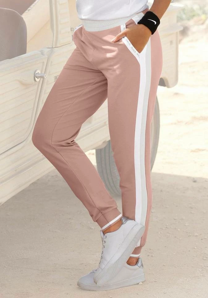 Bench. Sweathose mit Logodruck an den Taschen Schwarz-weiß, Mauve-weiß 7 Bench. Sweathose mit Logodruck an den Taschen Schwarz-weiß, Mauve-weiß – Bild 7