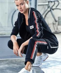 Bench. Sweatjacke im Collegestyle Schwarz, Offwhite-ecru-altweiß, Rot -Bench Verkaufsgeschäft 414e7ec4 9ee9 53b2 9909 e5ba57ee470f