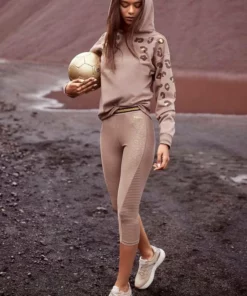 Bench. Kapuzensweatshirt mit glänzendem Leodruck Weiß-leo, Schwarz-leo, Nougat-leo -Bench Verkaufsgeschäft 46f59b03 2b24 5bb6 a285 0416b9dfb5eb