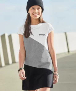 Bench. Jerseykleid mit kontrastfarbenen Einsätzen -Bench Verkaufsgeschäft 4a9ad7cf d22f 5aaf 93cd 36810caa4710