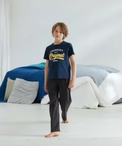 Bench. Pyjama (Packung, 3 tlg) Sommer T-Shirt mit Shorts und langer Hose -Bench Verkaufsgeschäft 4db2f51e ca19 5964 8bc5 c7dacccff0e6