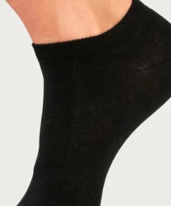 Bench. Sneakersocken (Federtasche, 8-Paar) in ansprechendem Mäppchen mit Reißverschluss 8 x schwarz, 2 x jeansblau-meliert | 2 x rose | 2 x pink | 2 x grau-meliert 14 Bench. Sneakersocken (Federtasche, 8-Paar) in ansprechendem Mäppchen mit Reißverschluss 8 x schwarz, 2 x jeansblau-meliert | 2 x rose | 2 x pink | 2 x grau-meliert -Bench Verkaufsgeschäft 4ea63daa 85c6 5dd2 9d02 e8c547b4bdae