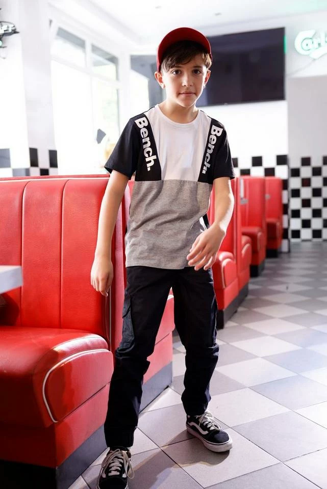 Bench. T-Shirt »mit farbigen Einsätzen« 4 Bench. T-Shirt »mit farbigen Einsätzen« – Bild 4