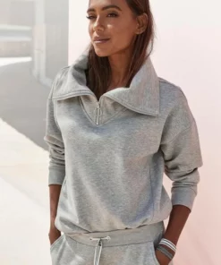 Bench. Sweater mit Stehkragen und Logodruck Schwarz, Altrosa, Grau