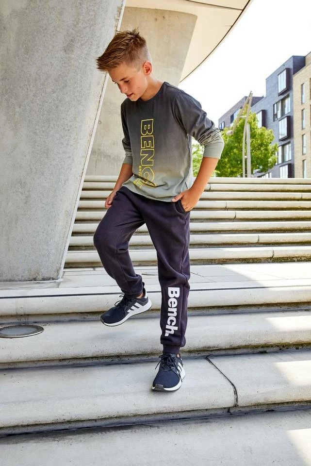 Bench. Sweathose mit großem Logo-Druck und Nahttaschen 8 Bench. Sweathose mit großem Logo-Druck und Nahttaschen – Bild 8