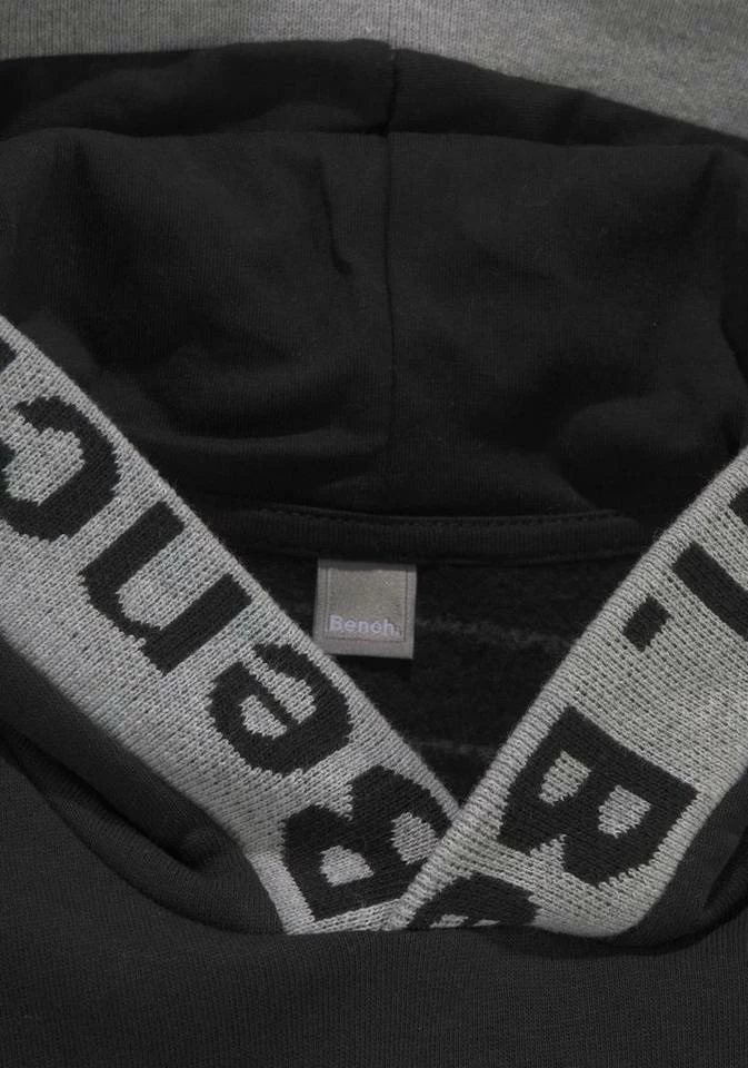 Bench. Kapuzensweatshirt mit reflektierenden Drucken 4 Bench. Kapuzensweatshirt mit reflektierenden Drucken – Bild 4