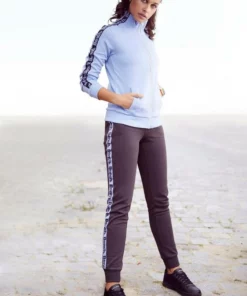 Bench. Relaxhose mit regulierbaren Gummizug und Logotape -Bench Verkaufsgeschäft 6675b085 dd87 51ff 8cac c81ee6c8f6cc