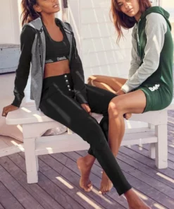 Bench. Kapuzensweatjacke mit farblich abgesetzten Ärmeln Dunkelgrün-hellgrau, Schwarz-dunkelgrau, Rosa-weiß -Bench Verkaufsgeschäft 68059a10 0269 5e54 92a0 b41009a73c69