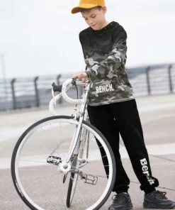 Bench. Kapuzenshirt »tarnfarben« 8 Bench. Kapuzenshirt »tarnfarben« -Bench Verkaufsgeschäft 69afd1c8 0c2e 5101 9343 a76c5806e049