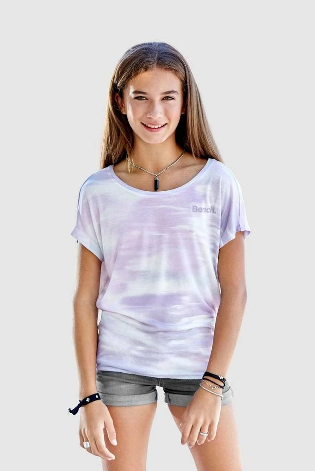 Bench. T-Shirt mit überschnittener Schulter 1 Bench. T-Shirt mit überschnittener Schulter