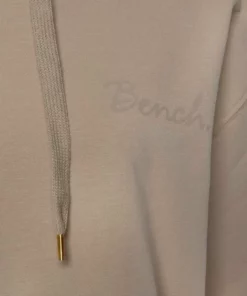 Bench. Kapuzensweatshirt mit Rüschensaum 11 Bench. Kapuzensweatshirt mit Rüschensaum -Bench Verkaufsgeschäft 71877f8f 2f9d 59f0 92b2 184e973aa995