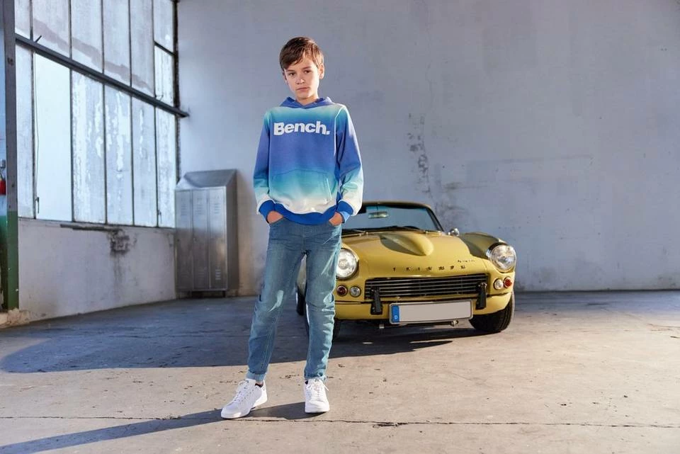 Bench. Kapuzensweatshirt »im Farbverlauf« 4 Bench. Kapuzensweatshirt »im Farbverlauf« – Bild 4