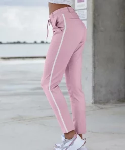 Bench. Jogger Pants mit sportlichen Seitenstreifen Schwarz, Mint, Altrosa -Bench Verkaufsgeschäft 74556d57 d153 50fb bb63 fd283caeae60