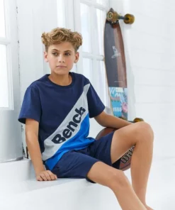 Bench. Shorty mit Colourblock und Logo Schriftzug 10 Bench. Shorty mit Colourblock und Logo Schriftzug -Bench Verkaufsgeschäft 77a99be8 9fd3 538b aee0 f35019aee011