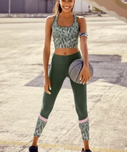 Bench. Crop-Top bauchfreies Crop-Top -Bench Verkaufsgeschäft 7f77d867 2ab2 5374 85bf f36d37536136