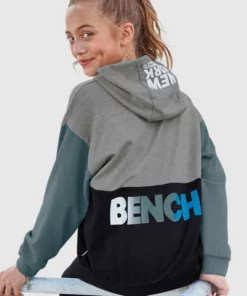 Bench. Kapuzensweatshirt in sehr weiter Form