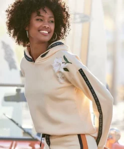 Bench. Kapuzensweatshirt mit Blumenprint und Logotapes Mandarine, Dunkelblau, Creme 21 Bench. Kapuzensweatshirt mit Blumenprint und Logotapes Mandarine, Dunkelblau, Creme -Bench Verkaufsgeschäft 8b8dd130 c88c 5442 983d 3b6718365261