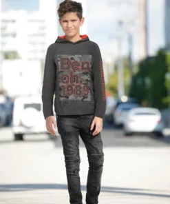 Bench. Kapuzenshirt mit Kapuzenfutter in Kontrastfarbe -Bench Verkaufsgeschäft 90781705 76b4 5811 86db c01307c9bff8