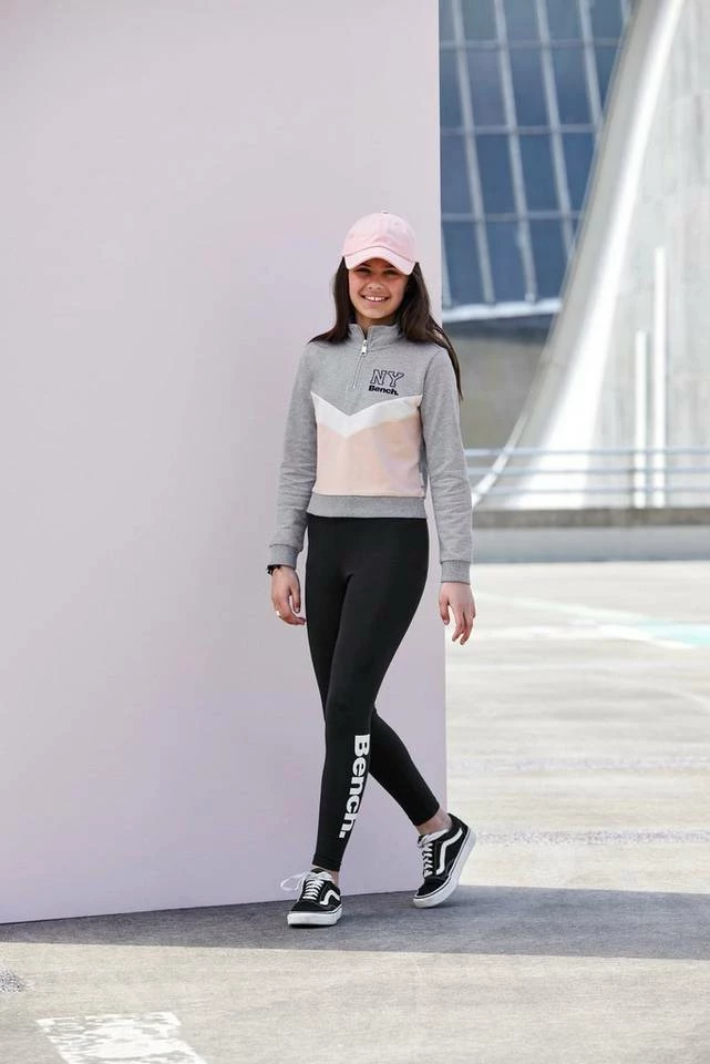 Bench. Sweatshirt mit Stehkragen und Reißverschluss 4 Bench. Sweatshirt mit Stehkragen und Reißverschluss – Bild 4