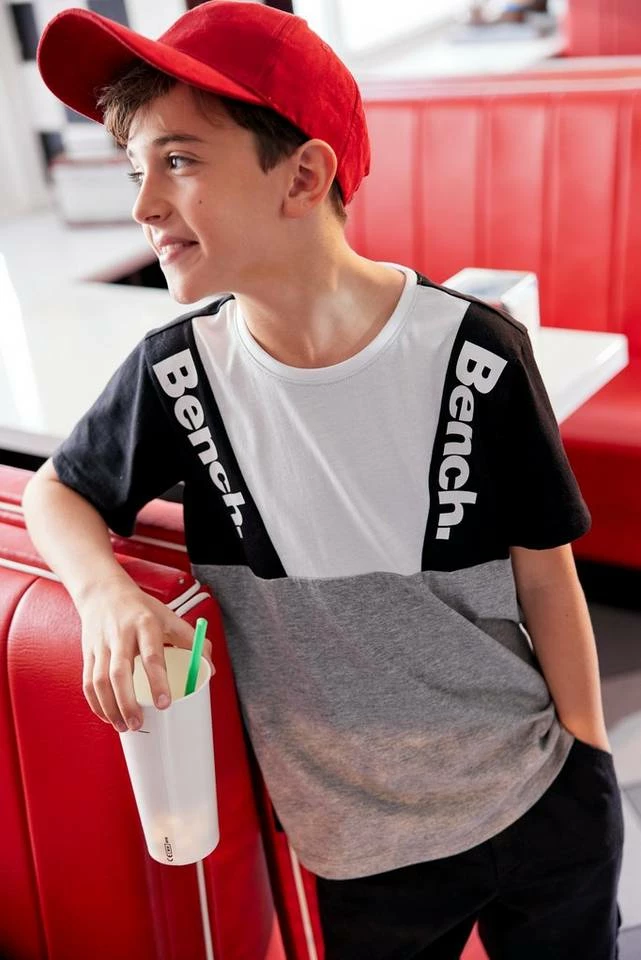 Bench. T-Shirt »mit farbigen Einsätzen« 5 Bench. T-Shirt »mit farbigen Einsätzen« – Bild 5