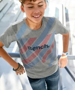 Bench. T-Shirt -Bench Verkaufsgeschäft a81a223a 17b5 50c7 9d2b 750c623f8d83