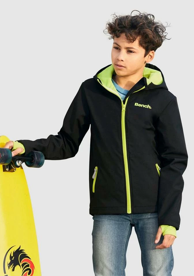 Bench. Softshelljacke »mit reflektierenden Details« 1 Bench. Softshelljacke »mit reflektierenden Details«