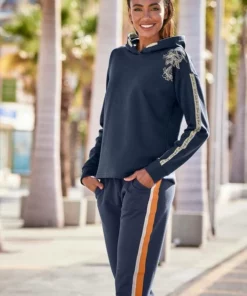 Bench. Kapuzensweatshirt mit Blumenprint und Logotapes Mandarine, Dunkelblau, Creme 16 Bench. Kapuzensweatshirt mit Blumenprint und Logotapes Mandarine, Dunkelblau, Creme -Bench Verkaufsgeschäft aede53c1 2efc 56e1 85f9 6cd3b0ee8159