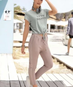 Bench. Sweathose mit seitlichem Kontraststreifen -Bench Verkaufsgeschäft b5734c6c 90cb 5943 9b6f 458c6daf6ce3