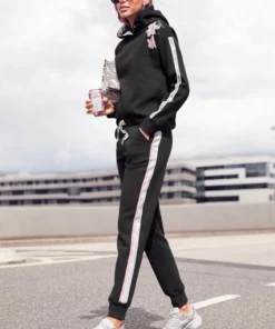 Bench. Relaxhose mit bedruckten Bändern und seitlichen Streifen Rauchrosa, White, Schwarz -Bench Verkaufsgeschäft b7a0a34c 22e6 5a80 ad1a eeed8f70df71