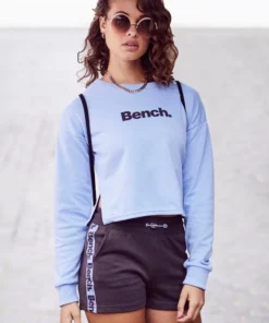 Bench. Sweater kurz geschnitten mit seitlichen Schlitzen Blau, Rot, Schwarz, Ecru -Bench Verkaufsgeschäft c3d86622 15f5 5191 bebd 03172bdaf2ff