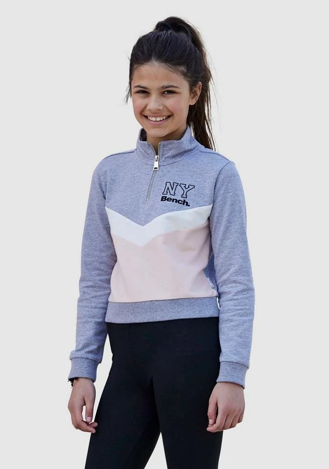 Bench. Sweatshirt mit Stehkragen und Reißverschluss 1 Bench. Sweatshirt mit Stehkragen und Reißverschluss